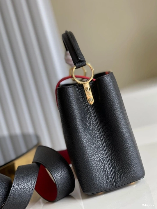 CAPUCINES PM LOUIS VUITTON 0813